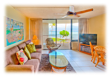 Milowai vacation rental - Looking out to the lanai from the living area